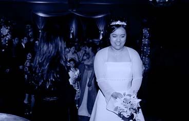 21-bouquet-toss.jpg